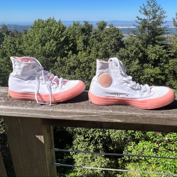 Converse - Picture 1 of 7